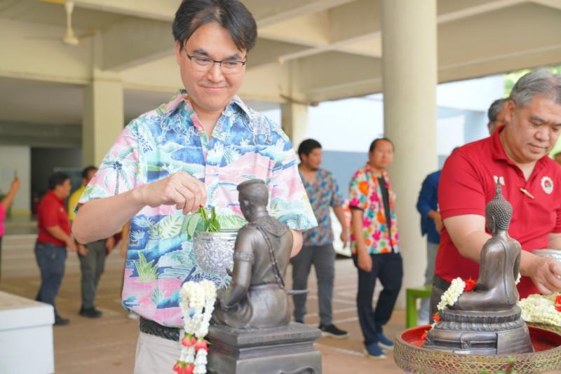 คณะวิศวกรรมศาสตร์  จัดกิจกรรมสืบสานประเพณีสงกรานต์ ประจำปี 2567  ในวันจันทร์ที่ 22 เมษายน 2567 ณ ลานใต้อาคารวิศวกรรมโยธา โดยมีวัตถุประสงค์เพื่ออนุรักษ์ สืบสานประเพณี และเพื่อให้เกิดความสัมพันธ์อันดีระหว่างบุคลากร นิสิตและศิษย์เก่าคณะวิศวกรรมศาสตร์
