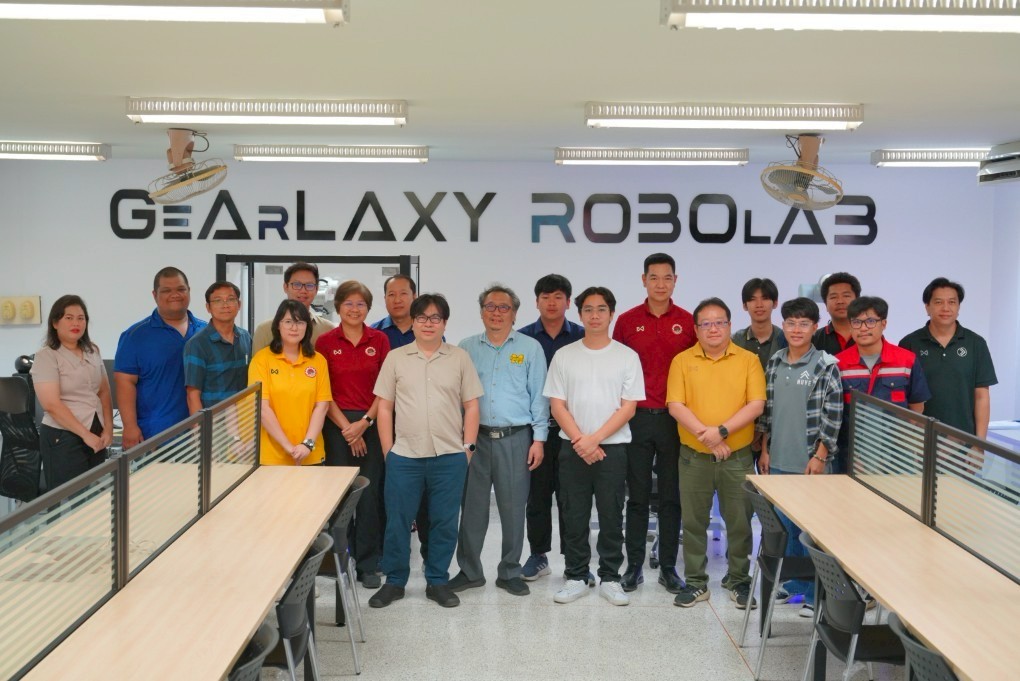 งานบริการวิชาการ วิจัยและนวัตกรรม คณะวิศวกรรมศาสตร์ มหาวิทยาลัยนเรศวร จัดกิจกรรมฝึกอบรมเชิงปฏิบัติการ “Gearlaxy RoboLab” ภายใต้โครงการพัฒนาห้องปฏิบัติการวิจัยและการพัฒนาเมือง ประจำปีงบประมาณ 2568 ณ ห้องปฏิบัติการ Robotics Laboratory ห้อง EN210 อาคารเรียนรวมคณะวิศวกรรมศาสตร์