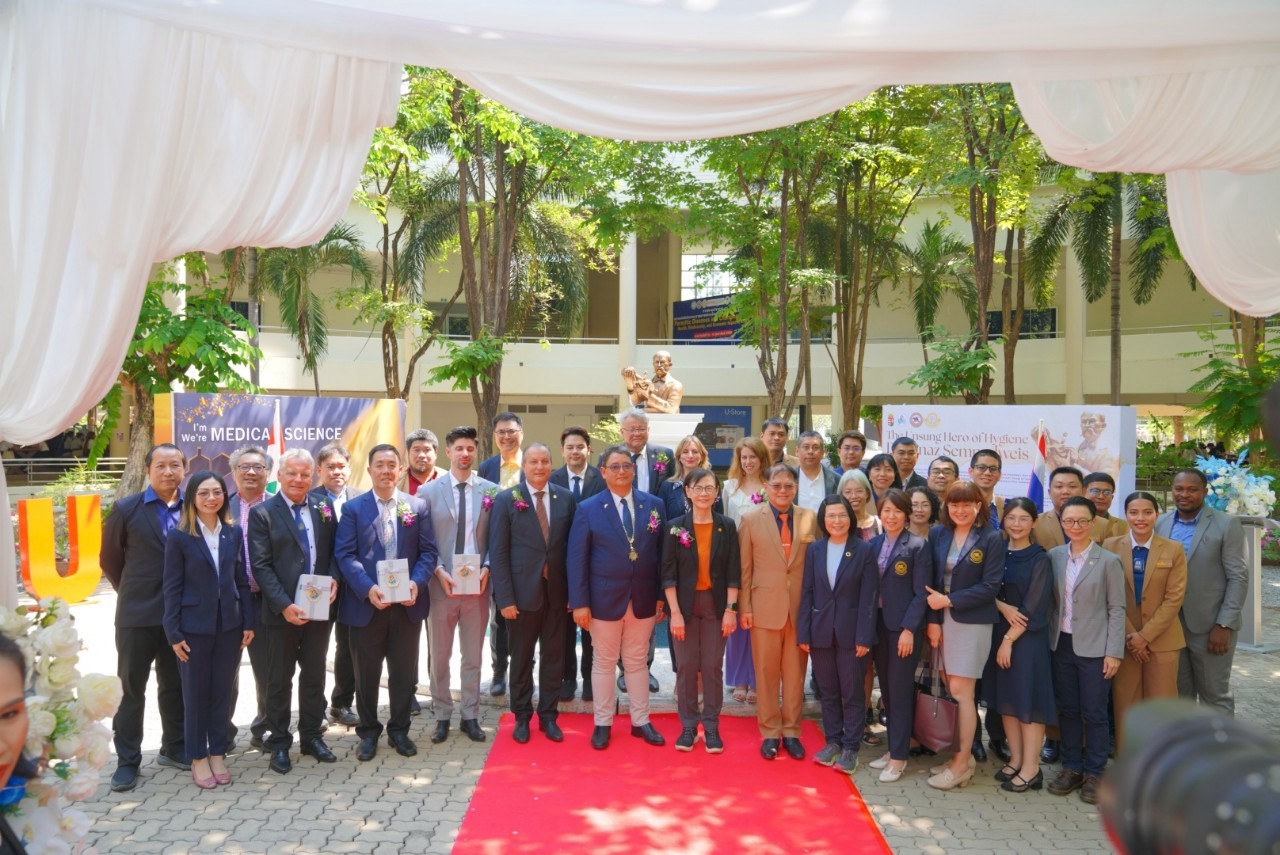 คณะวิศวกรรมศาสตร์ นำโดย ผู้ช่วยศาสตราจารย์ ดร.กำพล ทรัพย์สมบูรณ์ คณบดีคณะวิศวกรรมศาสตร์  และคณะผู้บริหารคณะวิศวกรรมศาสตร์ เข้าร่วมต้อนรับผู้แทนจากสถานเอกอัครราชทูตฮังการี พร้อมร่วมพิธีเปิดรูปปั้น Ignaz Semmelweis