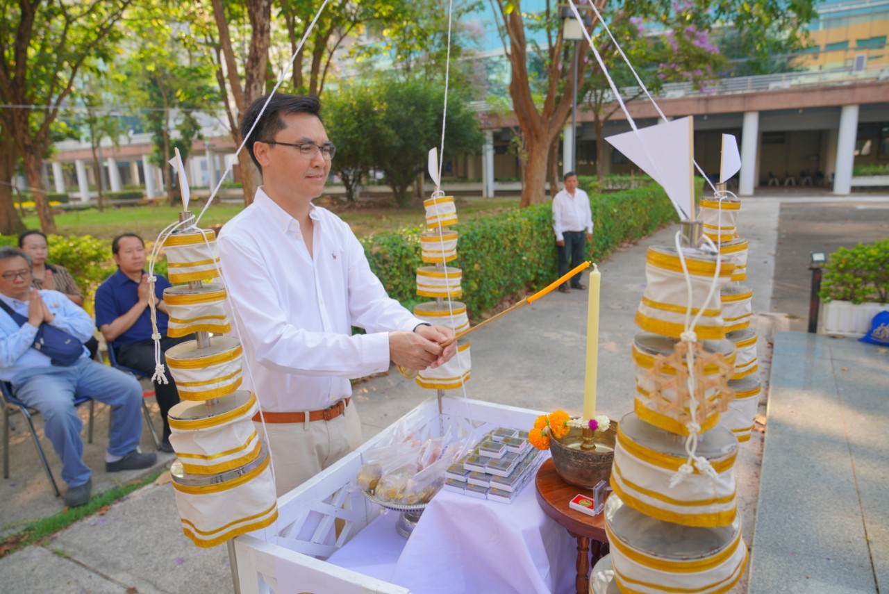 พิธีอธิษฐานจิตเหรียญพระวิษณุกรรม ที่ระลึกพิธีพระราชทานปริญญาบัตร ประจำปีการศึกษา 2566