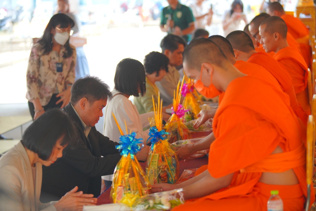 คณะวิศวกรรมศาสตร์  โดยดร.ปองพันธ์ โอทกานนท์  รองคณบดีฝ่ายวิชาการ เข้าร่วมงานทำบุญอุทิศส่วนกุศลให้แก่สัตว์ทดลอง ประจำปี 2568
