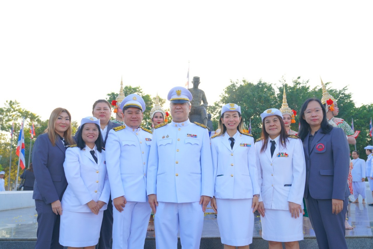 คณะวิศวกรรมศาสตร์ นำทีมโดยดร.ปองพันธ์ โอกานนท์ รองคณบดีฝ่ายวิชาการ และผู้ช่วยศาสตราจารย์ ดร.สมลักษณ์ วรรณฤมล กีเยลาโรว่า ผู้ช่วยคณบดีฝ่ายบริหารธุรกิจและนวัตกรรม  พร้อมบุคลากรสายสนับสนุน เข้าร่วมกิจกรรมวันยุทธหัตถีสมเด็จพระนเรศวรมหาราช