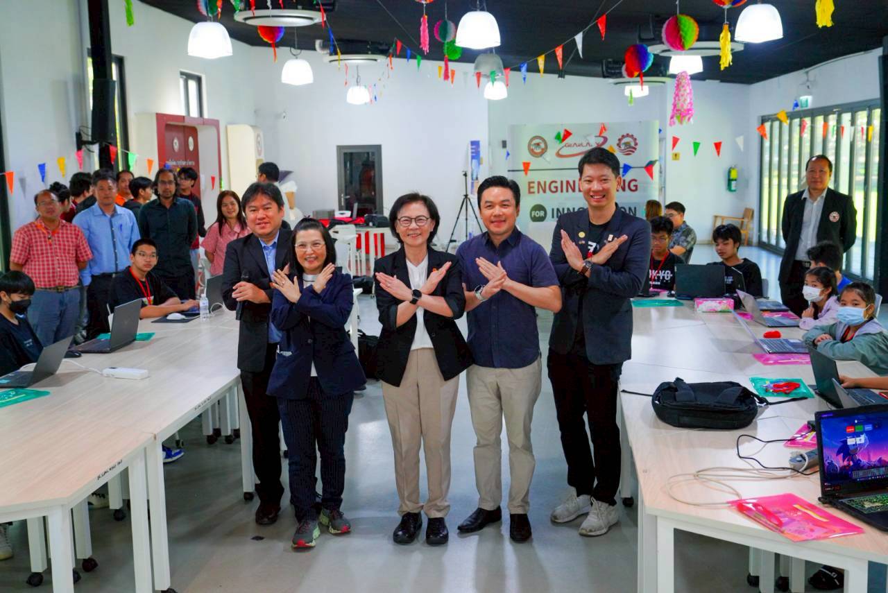 คณะวิศวกรรมศาสตร์ ดำเนินการจัดโครงการอบรมหุ่นยนต์ LadyBug Robotics SEA Tour 2/2025
