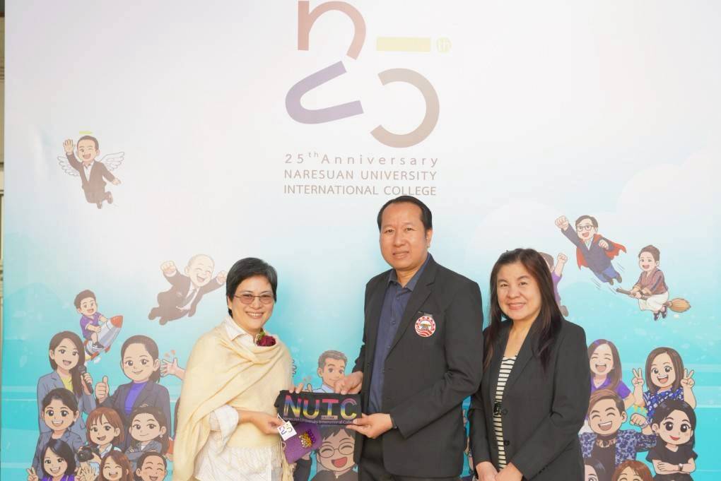 คณะวิศวกรรมศาสตร์ โดย อาจารย์ภัคพงศ์ หอมเนียม รองคณบดีฝ่ายกิจการนิสิต พร้อมนางสาวเพ็ญนภาผ่อง อินยงค์ หัวหน้างานธุรการ เข้าร่วมพิธีทำบุญเนื่องในวันสถาปนาวิทยาลัยนานาชาติ ครบรอบ 25 ปี ณ อาคารวิทยาลัยนานาชาติ มหาวิทยาลัยนเรศวร