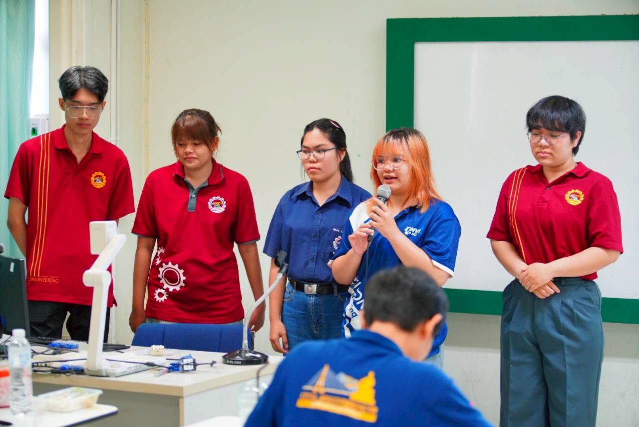 งานบริการการศึกษาดำเนินการจัดกิจกรรมการ Pitching ในรายวิชา 300301 ผู้ประกอบการทางเทคโนโลยี ภาคเรียนต้น  ประจำปีการศึกษา 2568