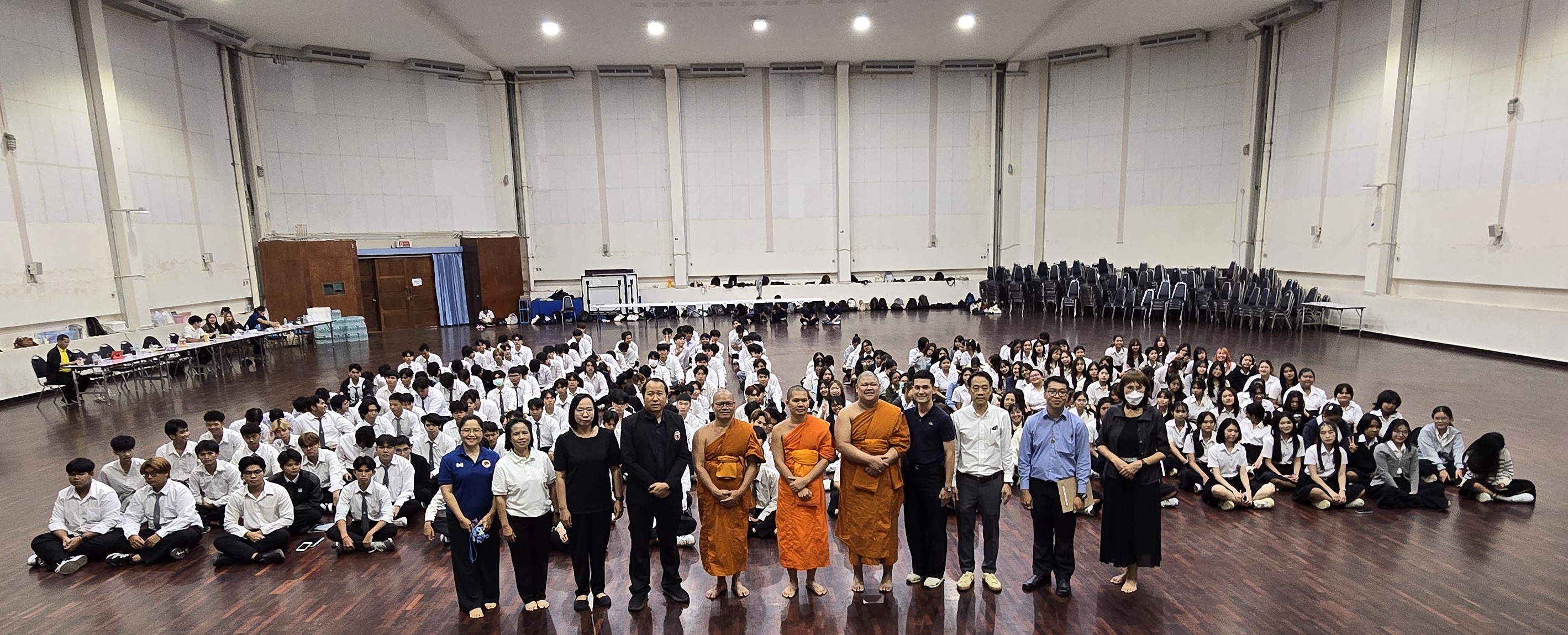 งานกิจการนิสิตและศิษย์เก่าสัมพันธ์ จัดโครงการวิศวกร วิศวธรรม (Smart Engineer)  โดยมีอาจารย์ภัคพงศ์  หอมเนียม รองคณบดีฝ่ายกิจการนิสิต คณะวิศวกรรมศาสตร์ เป็นประธานเปิดงานโครงการวิศวกร วิศวธรรม (Smart Engineer) ณ อาคารอเนกประสงค์ ชั้น 2  มหาวิทยาลัยนเรศวร 