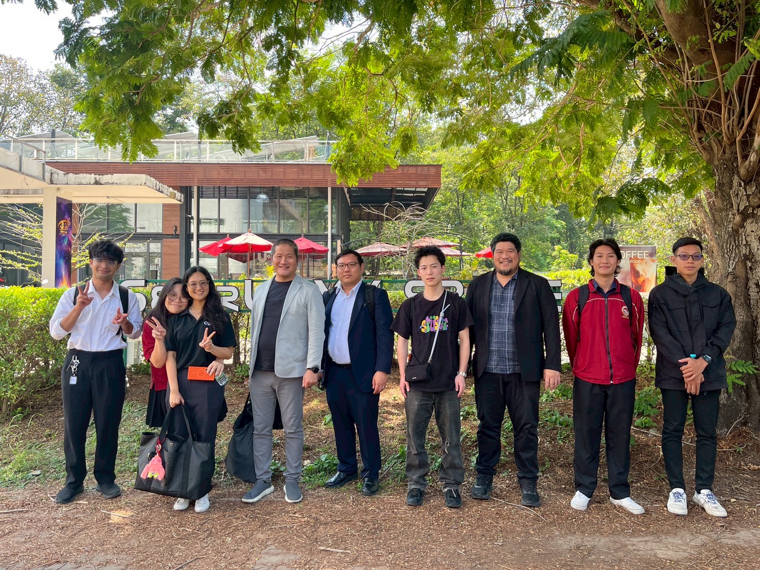 คณะวิศวกรรมศาสตร์ มหาวิทยาลัยนเรศวร นำโดย ผู้ช่วยศาสตราจารย์ ดร.กรกฎ นุสิทธิ์ รองคณบดีฝ่ายบริหาร, ดร.ปองพันธ์ โอทกานนท์ รองคณบดีฝ่ายวิชาการ และอาจารย์ภัคพงศ์ หอมเนียม รองคณบดีฝ่ายกิจการนิสิตได้นำคณะนักวิจัยของคณะวิศวกรรมศาสตร์เข้าร่วมกิจกรรมภายใต้ความร่วมมือทางวิชาการกับ Shinshu University ประเทศญี่ปุ่น โดยมีการประชุมติดตามความก้าวหน้าโครงการวิจัยร่วมระหว่างสองสถาบัน