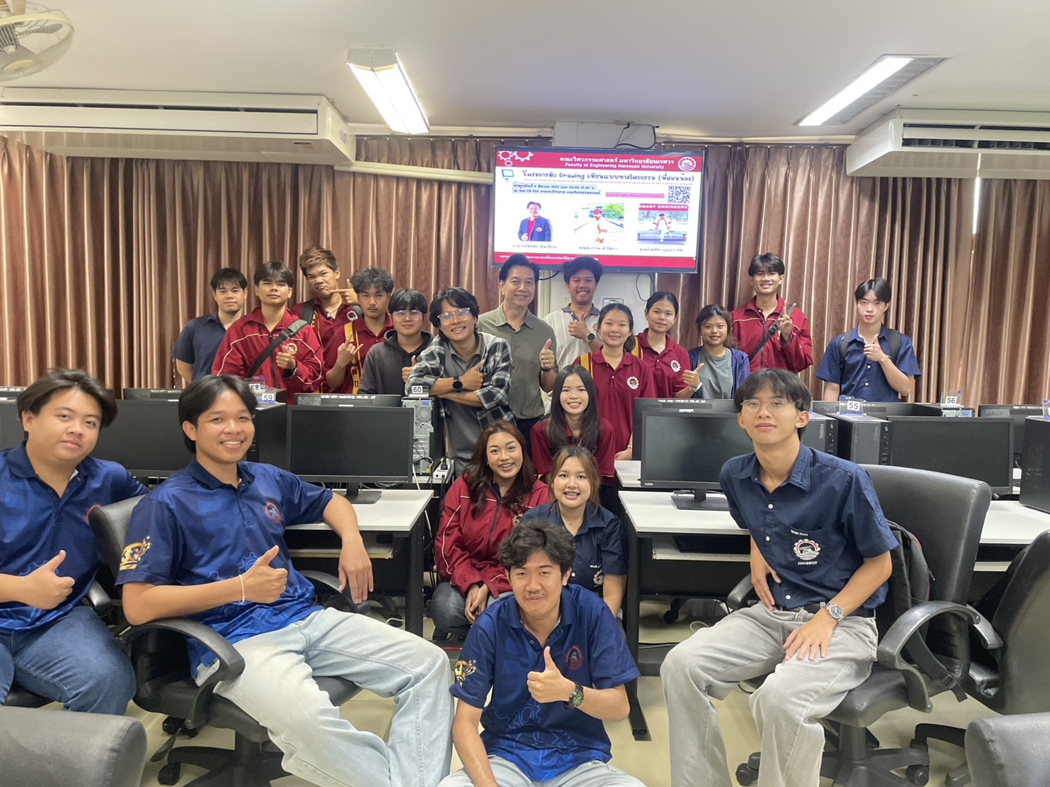 ชมรมยานยนต์ คณะวิศวกรรมศาสตร์ ได้จัดโครงการติวรายวิชา Drawing เขียนแบบทางวิศวกรรม (พี่สอนน้อง) ณ ห้อง EN 609 อาคารเรียนรวม คณะวิศวกรรมศาสตร์