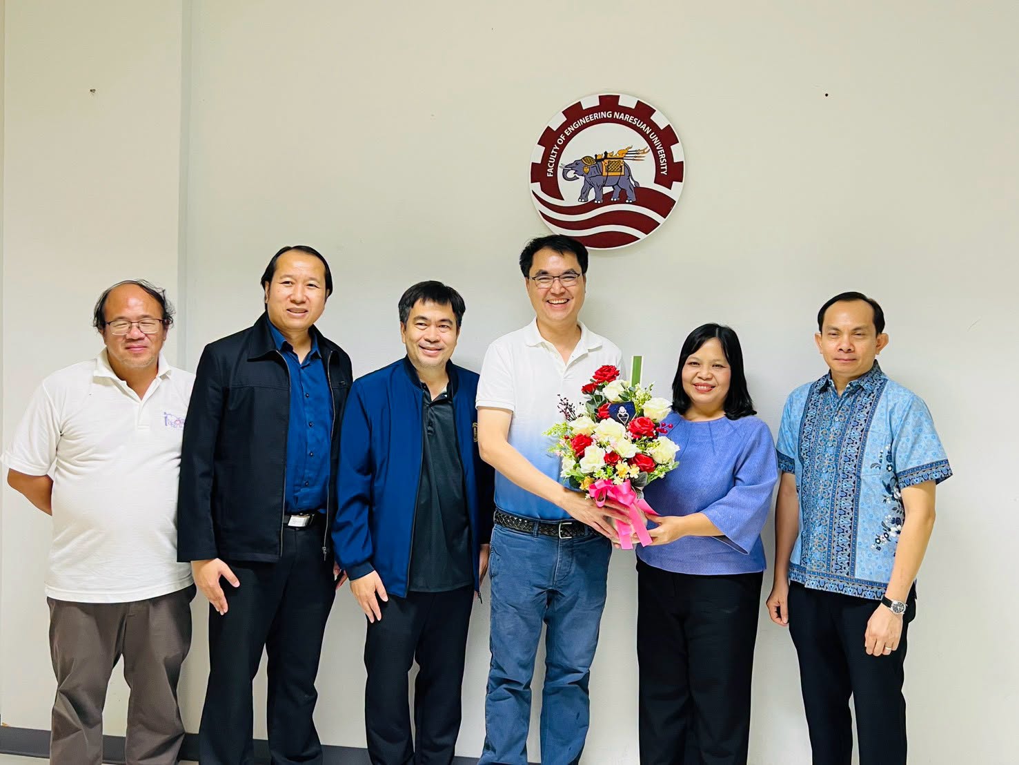 คณะวิศวกรรมศาสตร์ ให้การต้อนรับวิทยาลัยนานาชาติ (NUIC) มหาวิทยาลัยนเรศวร โดยร่วมแสดงความยินดี และหารือด้านความร่วมมือทางวิชาการรวมกัน