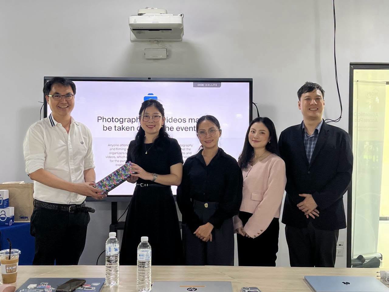 คณะวิศวกรรมศาสตร์ มหาวิทยาลัยนเรศวร ร่วมกับ บริษัท MDPI ประเทศไทย จัดอบรมพัฒนาทักษะการเขียนบทความวิจัยและการตีพิมพ์ผลงานทางวิชาการในระดับนานาชาติ