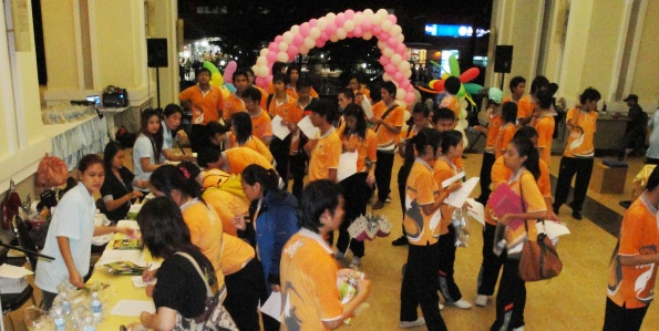 27 ส.ค. 2555 ขอเชิญเข้าร่วมโครงการสร้างเสริมสุขภาพนิสิตมหาวิทยาลัยนเรศวร (NU Health Festival 2012) และกิจกรรมนิสิตมอนอ ร่วมใจ ต้านภัยยาเสพติด 16.30-22.00 น. ณ อาคารขวัญเมือง